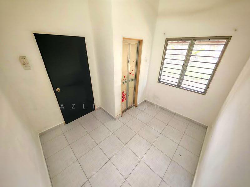 Semi-Detached House for Sale in Taman Sri Tanjung (Semenyih) - Azli Ibrahim - Interior - PropertyGuru.com.my