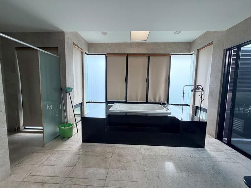 Terraced House for Sale in Duta Villa (Setia Alam) - Michelle Leong - Bathroom - PropertyGuru.com.my
