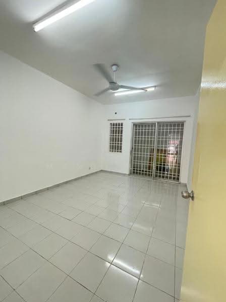 Townhouse for Sale in Taman Amansiara (Rawang) - Mandy Liew - Living Room - PropertyGuru.com.my