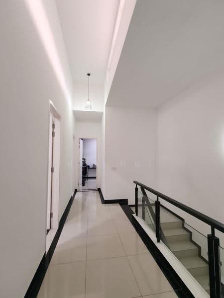 Cluster House for Sale in Setia Tropika (Johor Bahru) - Kok Hui - Corridor - PropertyGuru.com.my