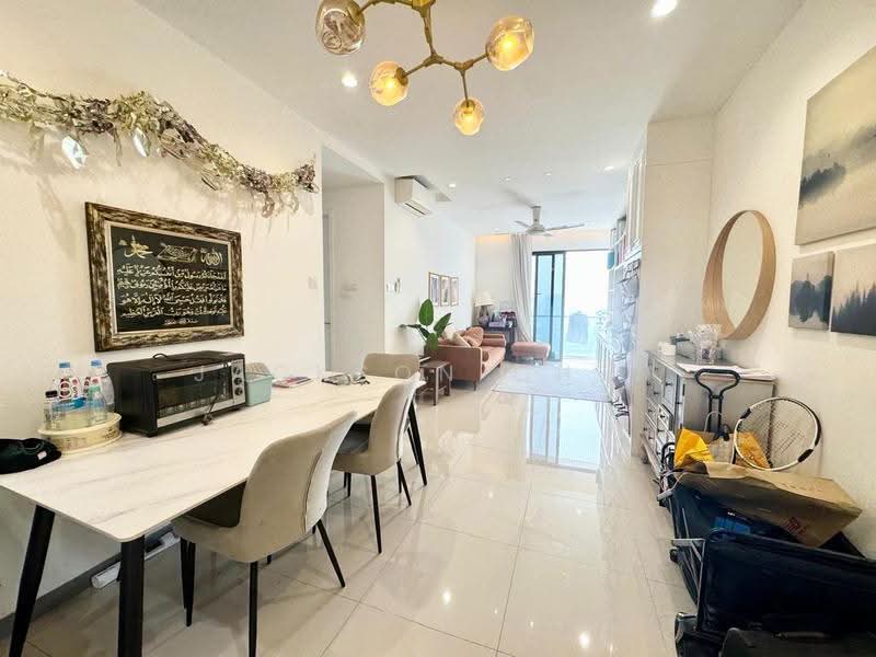 Service Residence for Sale at United Point (Residensi Berpadu) - Jackson Chen - Dining Room - PropertyGuru.com.my