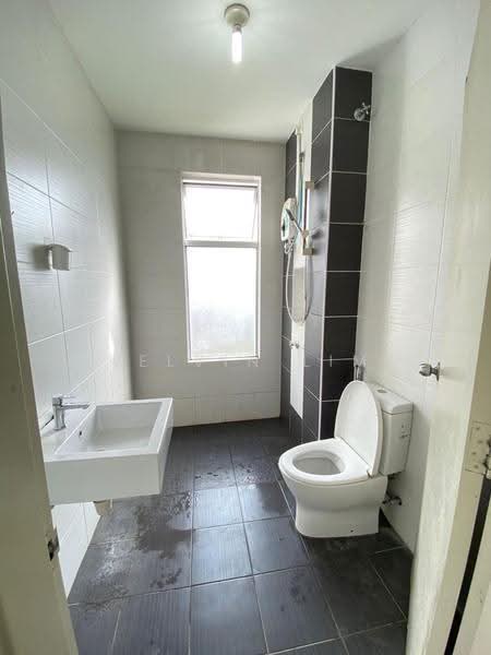 Terraced House for Sale in Masai (Johor) - Kelvin Lim - Bathroom - PropertyGuru.com.my