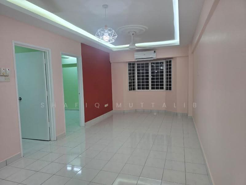 Pangsapuri untuk Disewa di Pangsapuri Lestari - Shafiq Muttalib - Living Room - PropertyGuru.com.my