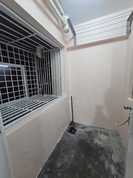 Pangsapuri untuk Disewa di Pangsapuri Lestari - Shafiq Muttalib - Balcony - PropertyGuru.com.my