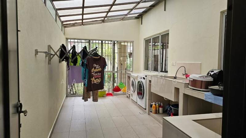 Semi-Detached House for Sale in Seri Kembangan (Selangor) - Aaron Yiong - Exterior - PropertyGuru.com.my