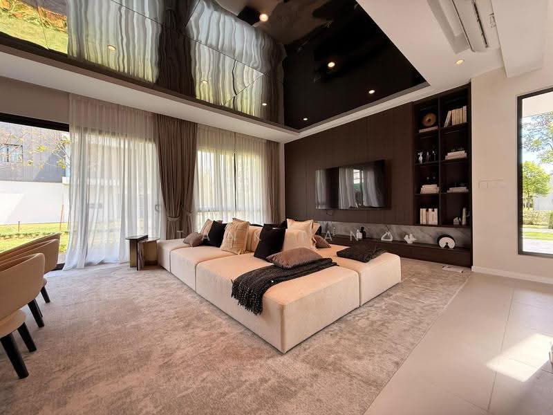 Rumah Teres 2-Tingkat untuk Dijual di Bandar Gamuda Cove (Dengkil) - Tank Tan - Living Room - PropertyGuru.com.my