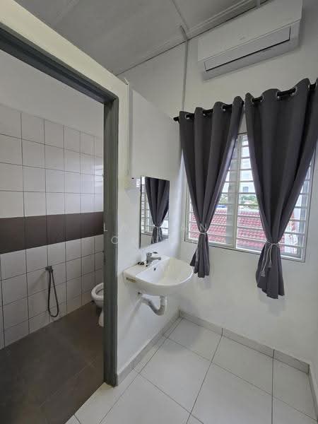Rumah Teres 2-Tingkat untuk Disewa di Seksyen 8 (Petaling Jaya) - Lauran Chuah - Bathroom - PropertyGuru.com.my
