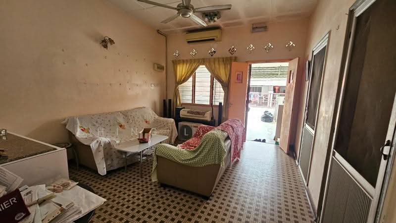 Rumah Teres 1.5-Tingkat untuk Dijual di Kampung Tujuh (Melaka City) - Ching Linn Sei - Living Room - PropertyGuru.com.my