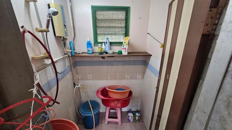 Rumah Teres 1.5-Tingkat untuk Dijual di Kampung Tujuh (Melaka City) - Ching Linn Sei - Bathroom - PropertyGuru.com.my
