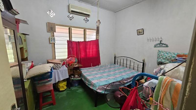 Rumah Teres 1.5-Tingkat untuk Dijual di Kampung Tujuh (Melaka City) - Ching Linn Sei - Bedroom - PropertyGuru.com.my