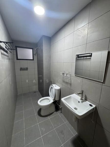 Kediaman Servis untuk Disewa di Residensi Bukit Tiara - Kays Chin - Bathroom - PropertyGuru.com.my