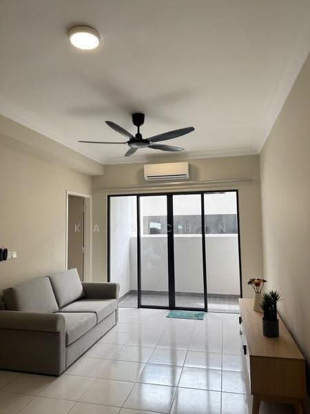 Kediaman Servis untuk Disewa di Residensi Bukit Tiara - Kays Chin - Living Room - PropertyGuru.com.my