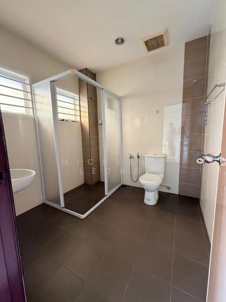 Bungalow House for Sale in Taman Saujana (Klang) - Michelle Leong - Bathroom - PropertyGuru.com.my
