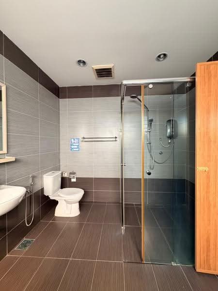 Bungalow House for Sale in Taman Saujana (Klang) - Michelle Leong - Bathroom - PropertyGuru.com.my