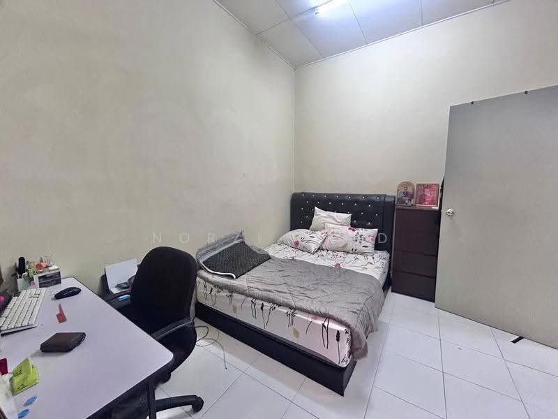Terraced House for Sale in Bandar Putera 2 (Klang) - Norzi Daud - Bedroom - PropertyGuru.com.my