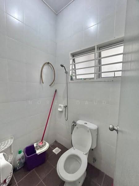 Terraced House for Sale in Bandar Putera 2 (Klang) - Norzi Daud - Bathroom - PropertyGuru.com.my