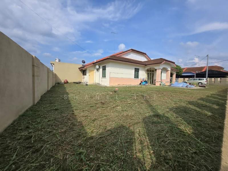 Rumah Teres 1-Tingkat untuk Dijual di Taman Kiaramas (Kluang) - Shanel Tee - Exterior - PropertyGuru.com.my