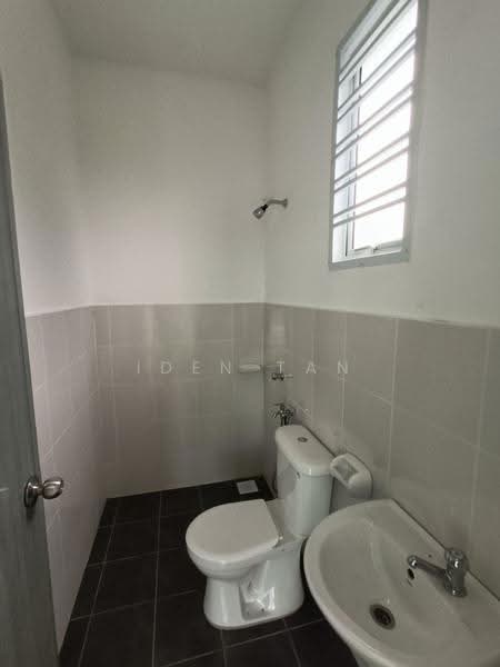 Rumah Teres 2-Tingkat untuk Dijual di Taman Pulai Mutiara (Iskandar Puteri (Nusajaya)) - Iden Tan - Bathroom - PropertyGuru.com.my