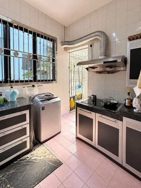 2-storey Terraced House for Sale in Taman Kulai Utama (Kulai) - U Hon Kun - Kitchen - PropertyGuru.com.my