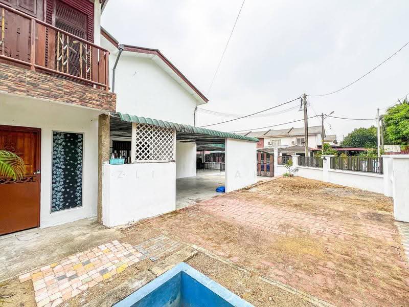 2-storey Terraced House for Sale in Taman Tasik Semenyih (Semenyih) - Azli Ibrahim - Exterior - PropertyGuru.com.my