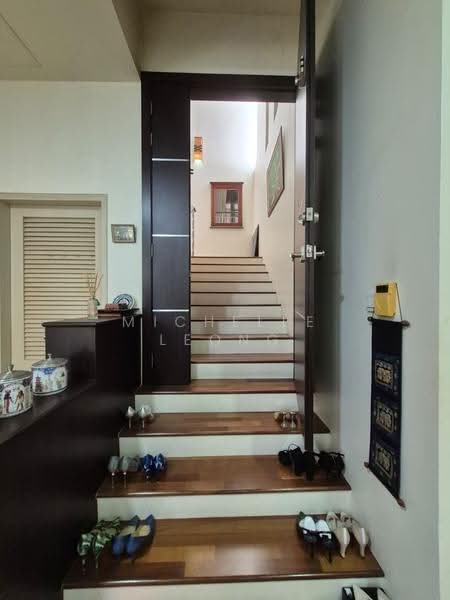 Bungalow House for Sale in Seksyen 13 (Shah Alam) - Michelle Leong - Entrance - PropertyGuru.com.my