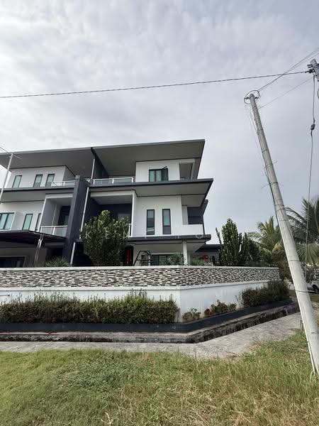 Semi-Detached House for Sale in Stapok (Kuching) - Kent Foo - Exterior - PropertyGuru.com.my