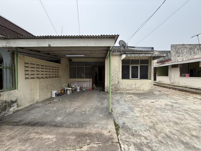 Semi-Detached House for Rent in Taman Pelangi (Johor Bahru) - Cora Loh - Exterior - PropertyGuru.com.my