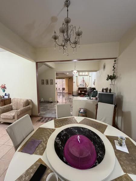 Rumah Teres 2-Tingkat untuk Dijual di Seri Kembangan (Selangor) - Jason Lim - Living Room - PropertyGuru.com.my