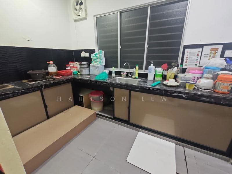 Rumah Teres 2-Tingkat untuk Dijual di TAMAN PUCHONG UTAMA (Puchong) - Hartson Lew - Kitchen - PropertyGuru.com.my