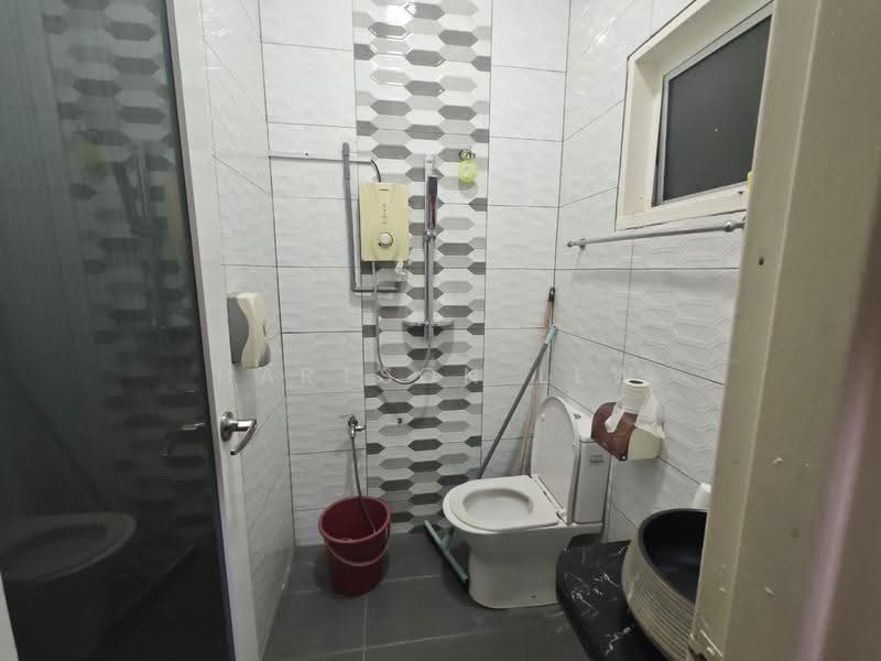 Rumah Teres 2-Tingkat untuk Dijual di TAMAN PUCHONG UTAMA (Puchong) - Hartson Lew - Bathroom - PropertyGuru.com.my
