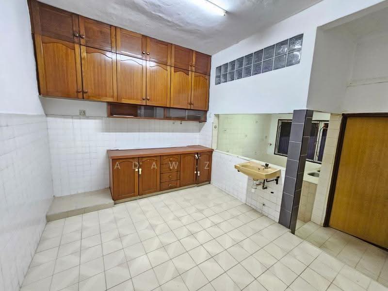 2-storey Terraced House for Rent in SS14 (Subang Jaya) - Adaw Zain - Kitchen - PropertyGuru.com.my