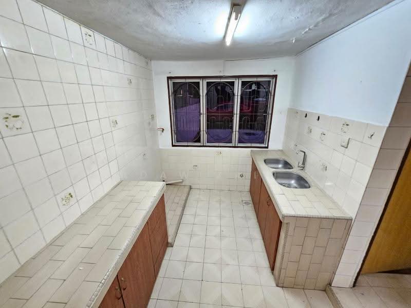 2-storey Terraced House for Rent in SS14 (Subang Jaya) - Adaw Zain - Kitchen - PropertyGuru.com.my