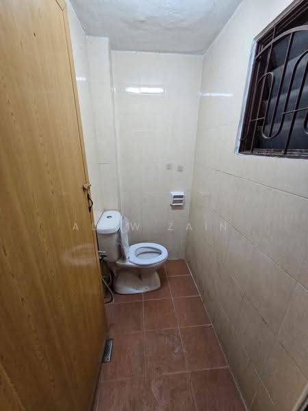 2-storey Terraced House for Rent in SS14 (Subang Jaya) - Adaw Zain - Bathroom - PropertyGuru.com.my