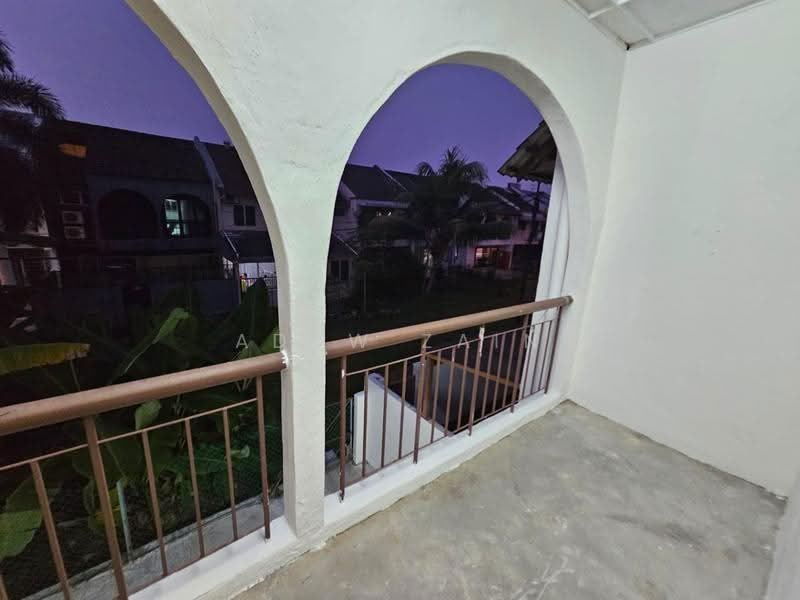 2-storey Terraced House for Rent in SS14 (Subang Jaya) - Adaw Zain - Balcony - PropertyGuru.com.my