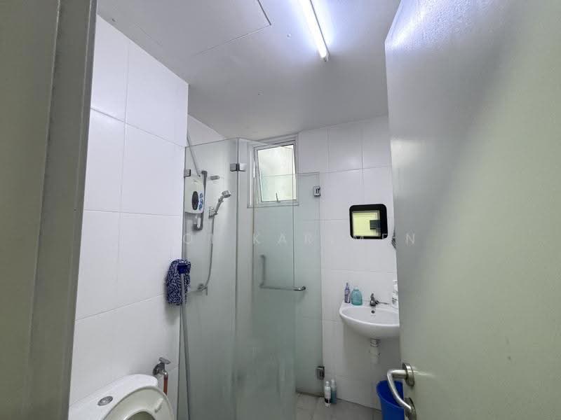 Kondominium untuk Dijual di Zenith Residences - Hooi Karlmen - Bathroom - PropertyGuru.com.my