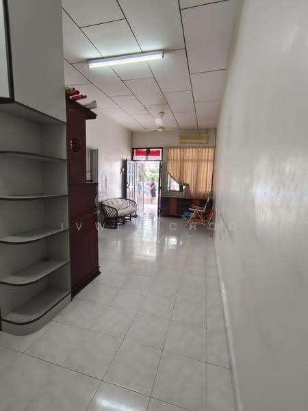 1-storey Terraced House for Rent in Taman Daya (Johor Bahru) - Ivwen Choo - Living Room - PropertyGuru.com.my