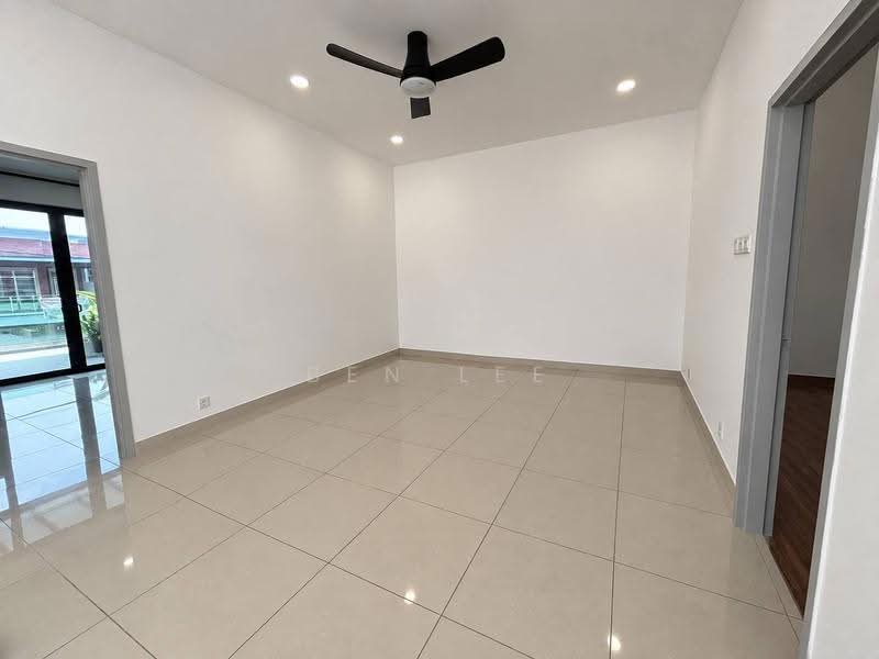 2-storey Terraced House for Sale in Bandar Indahpura (Kulai) - Ben Lee - Living Room - PropertyGuru.com.my