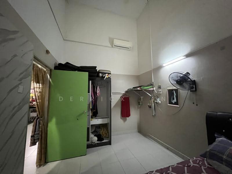1-storey Terraced House for Sale in Bandar Putra Kulai (Kulai) - Derrick Tan - Bedroom - PropertyGuru.com.my