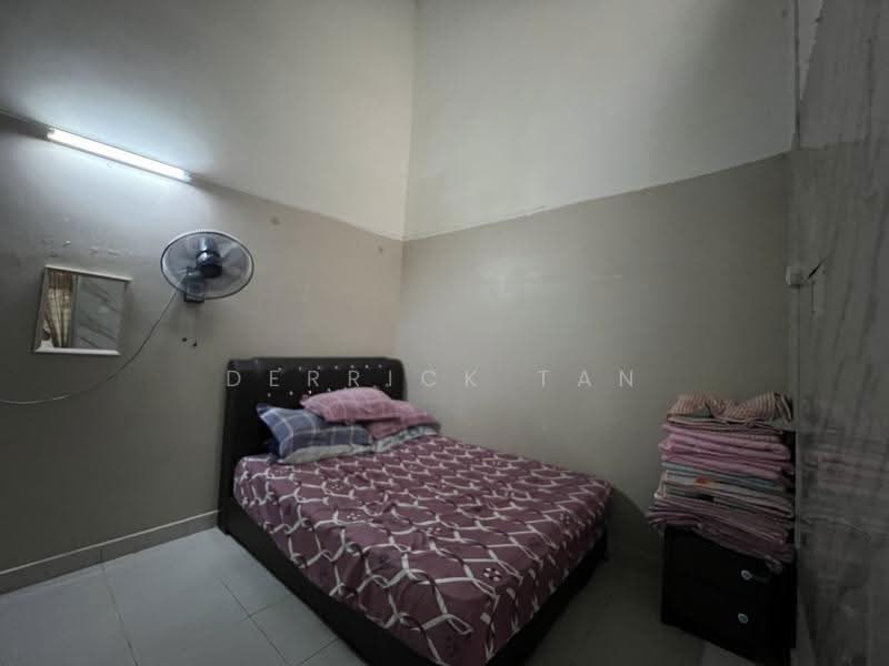 1-storey Terraced House for Sale in Bandar Putra Kulai (Kulai) - Derrick Tan - Bedroom - PropertyGuru.com.my