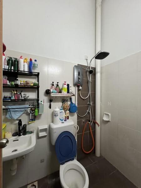 1-storey Terraced House for Sale in Bandar Putra Kulai (Kulai) - Derrick Tan - Bathroom - PropertyGuru.com.my