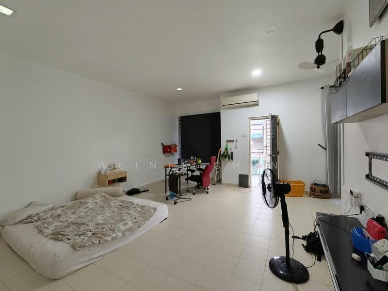 2-storey Terraced House for Sale in Bandar Putra Kulai (Kulai) - Weinie Chon - Bedroom - PropertyGuru.com.my