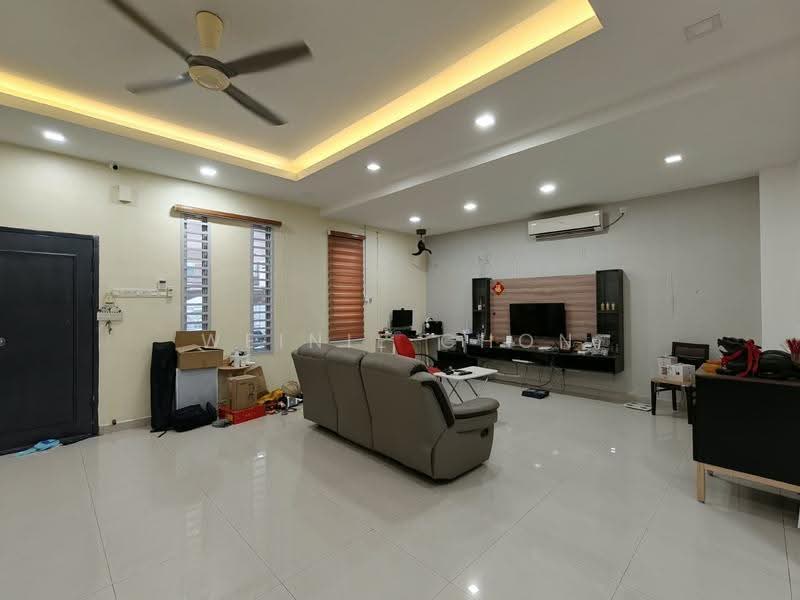 2-storey Terraced House for Sale in Bandar Putra Kulai (Kulai) - Weinie Chon - Living Room - PropertyGuru.com.my