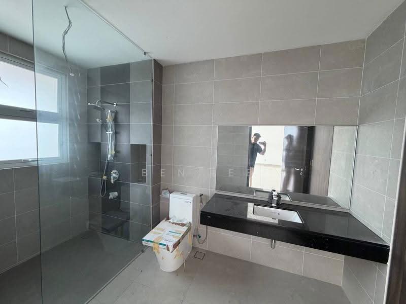 Semi-Detached House for Sale in Taman Ponderosa (Johor Bahru) - Ben Lee - Bathroom - PropertyGuru.com.my