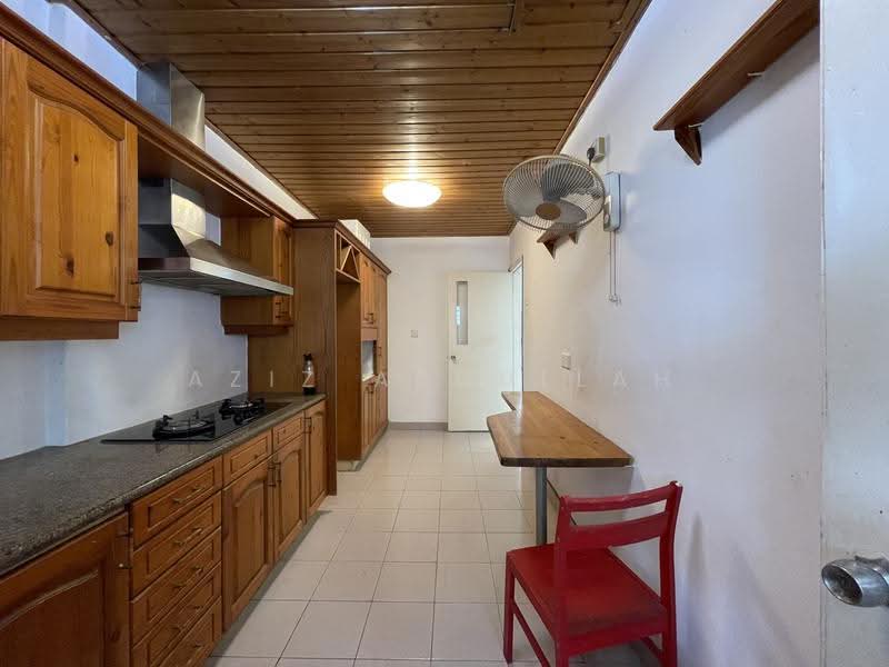 1.5-storey Terraced House for Sale in Usj 2 (Subang Jaya) - Aziz Abdullah - Kitchen - PropertyGuru.com.my