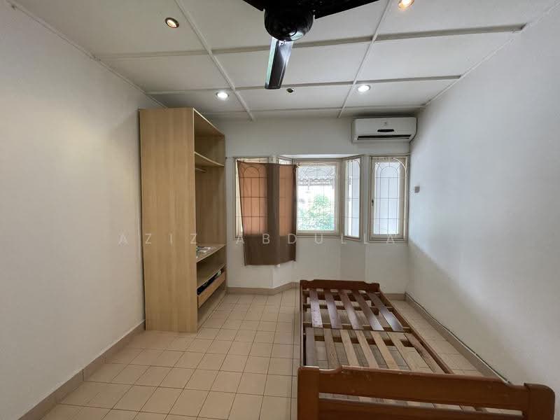 1.5-storey Terraced House for Sale in Usj 2 (Subang Jaya) - Aziz Abdullah - Bedroom - PropertyGuru.com.my