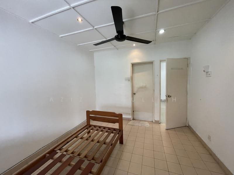 1.5-storey Terraced House for Sale in Usj 2 (Subang Jaya) - Aziz Abdullah - PropertyGuru.com.my