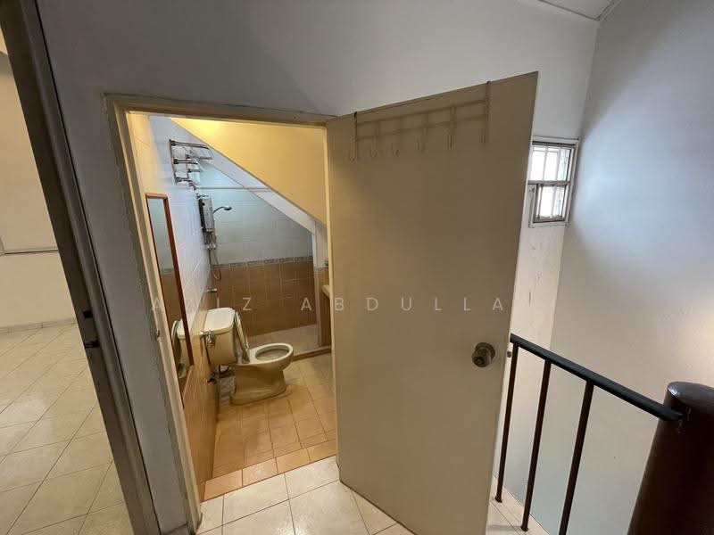 1.5-storey Terraced House for Sale in Usj 2 (Subang Jaya) - Aziz Abdullah - Bathroom - PropertyGuru.com.my