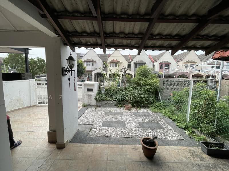 1.5-storey Terraced House for Sale in Usj 2 (Subang Jaya) - Aziz Abdullah - Exterior - PropertyGuru.com.my