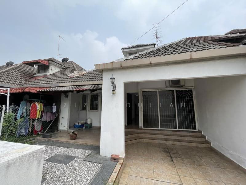 1.5-storey Terraced House for Sale in Usj 2 (Subang Jaya) - Aziz Abdullah - Exterior - PropertyGuru.com.my