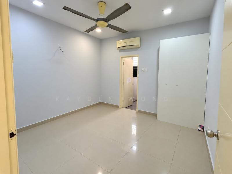 2-storey Terraced House for Rent in Bandar Kinrara Seksyen 5 (Bandar Kinrara) - Kayden Wong - Bedroom - PropertyGuru.com.my